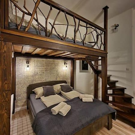 Vintage Apartman In City Center Мисколк Екстериор снимка