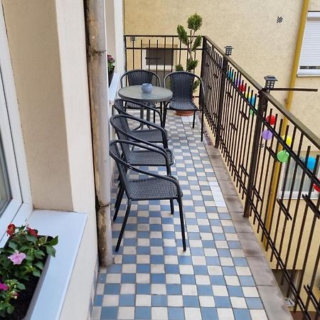 Vintage Apartman In City Center Мисколк Екстериор снимка