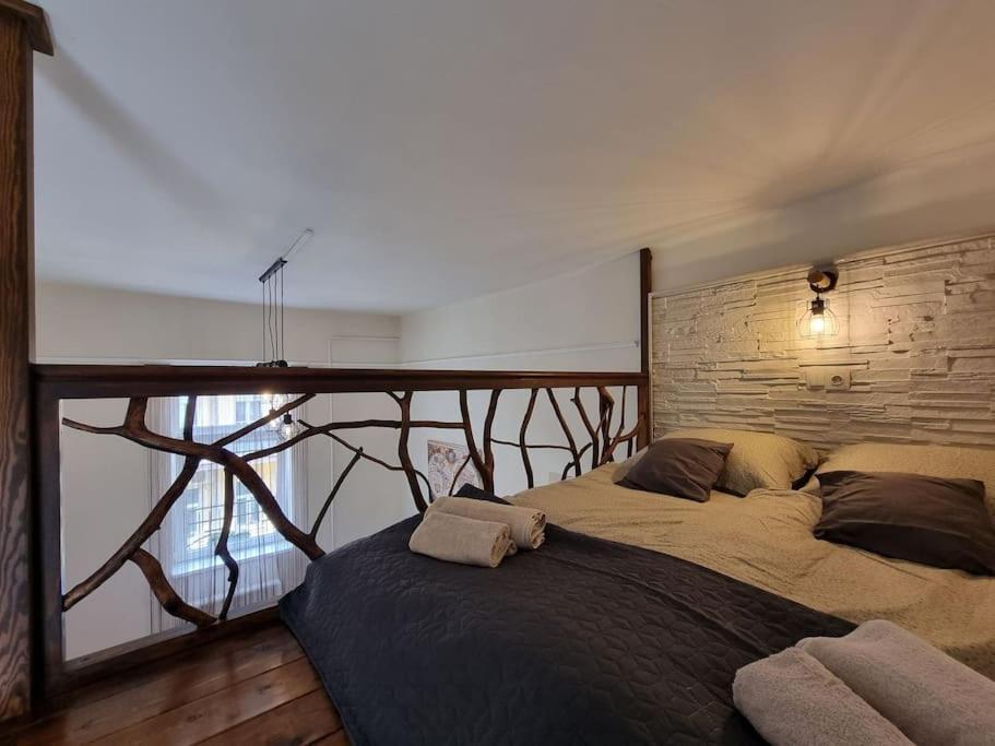 Vintage Apartman In City Center Мисколк Екстериор снимка