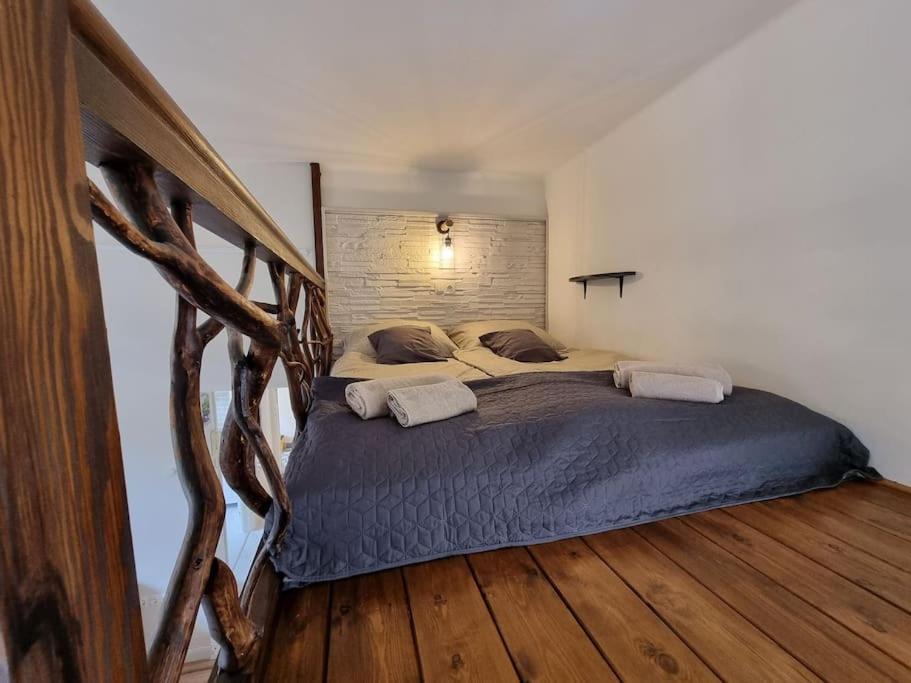 Vintage Apartman In City Center Мисколк Екстериор снимка