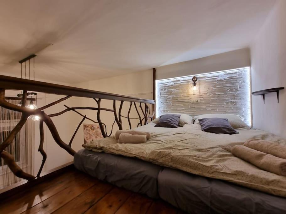 Vintage Apartman In City Center Мисколк Екстериор снимка